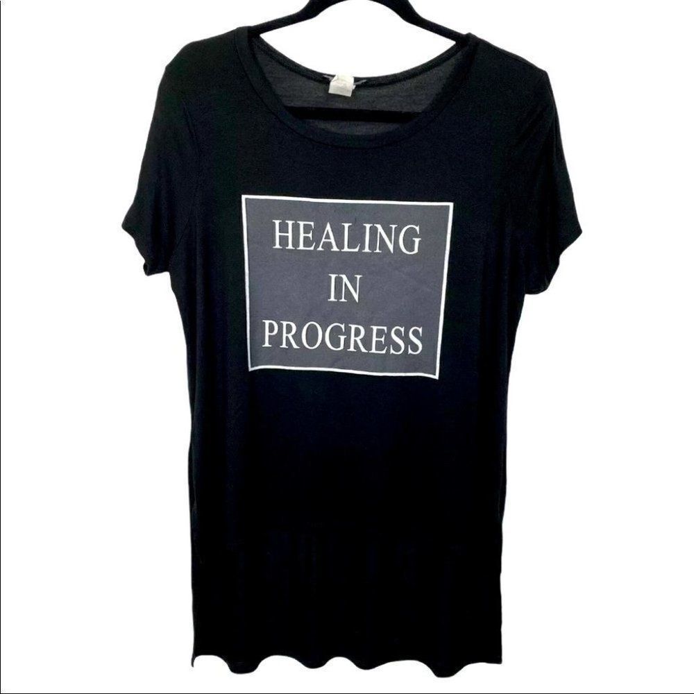 BLVD Women’s M Healing In Progress Top High Low Recover Moving On Strength Power
